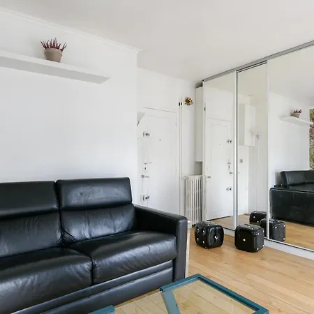 Apartment Studio Au Coeur Des Abbesses Paris